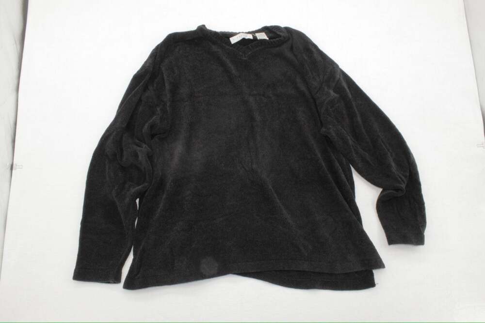 Direction Women's Black Velour Long Sleeve V-Neck Pullover Top
